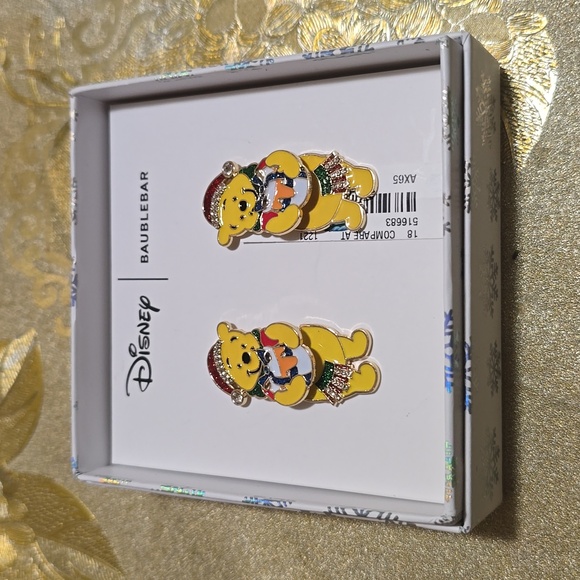 Disney x Baublebar Winnie the Pooh Winter Hat Slider Earrings. OS - Picture 1 of 7